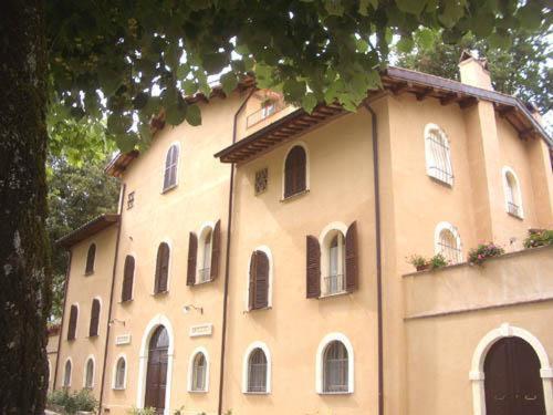 La Locanda Del Borgo П'єтралунга Екстер'єр фото