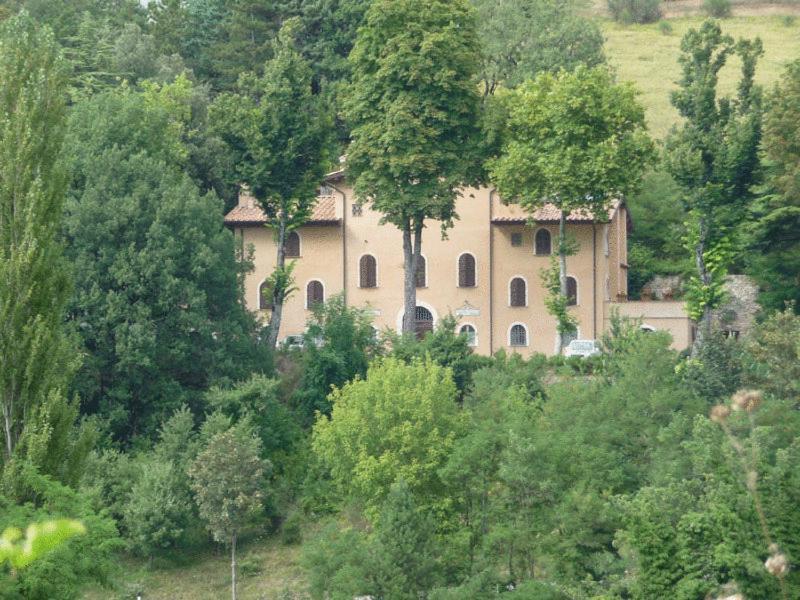 La Locanda Del Borgo П'єтралунга Екстер'єр фото